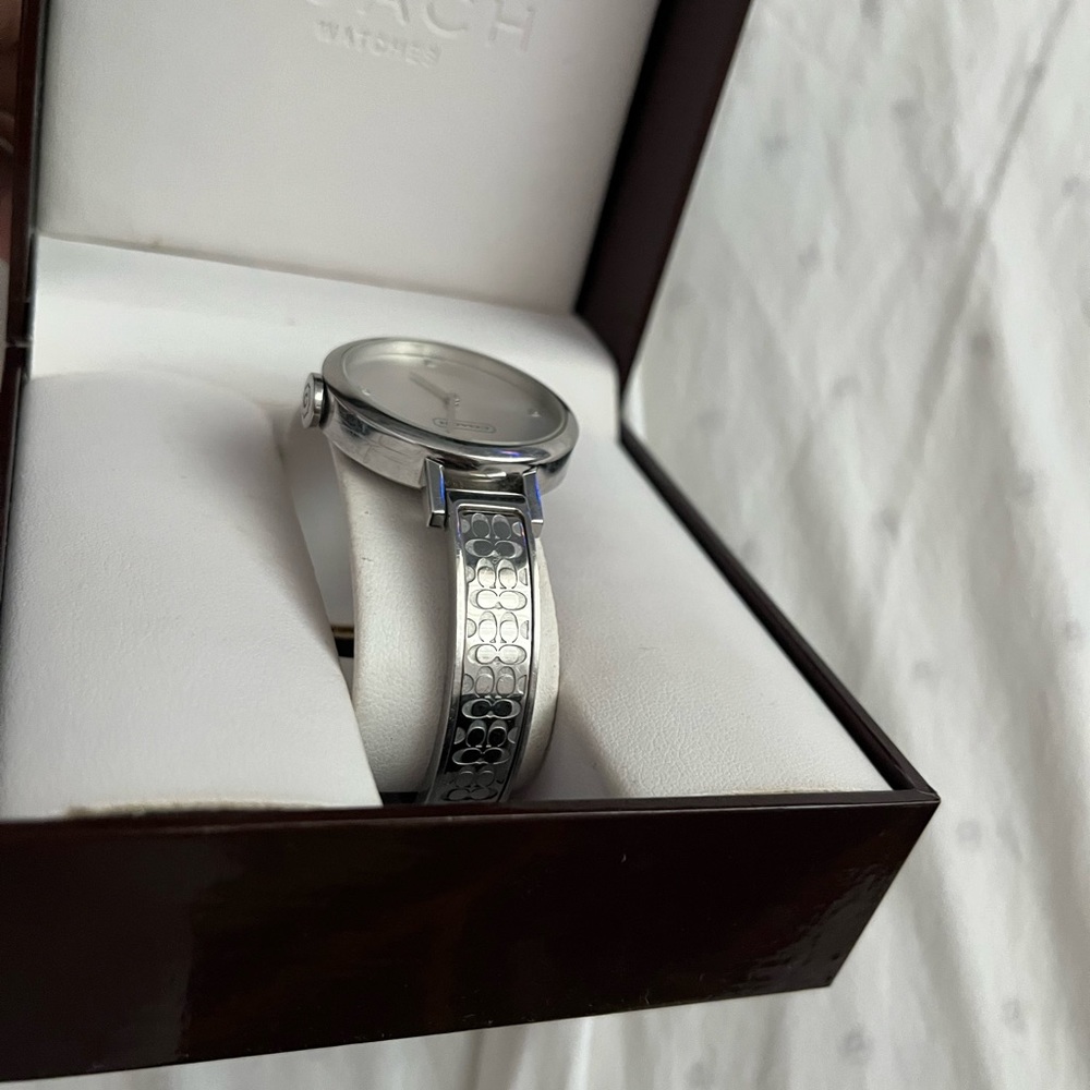 COACH Ladies Silver Watch - EUC - Picture 3 of 13